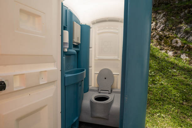 Porta potty delivery and setup in Castroville, TX