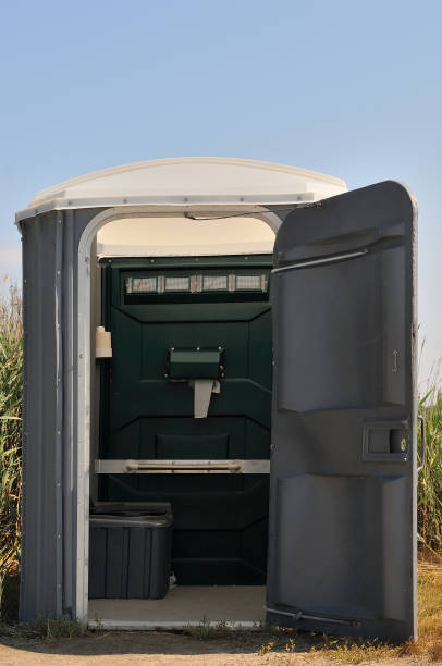 Best Portable toilet rental cost  in Castroville, TX